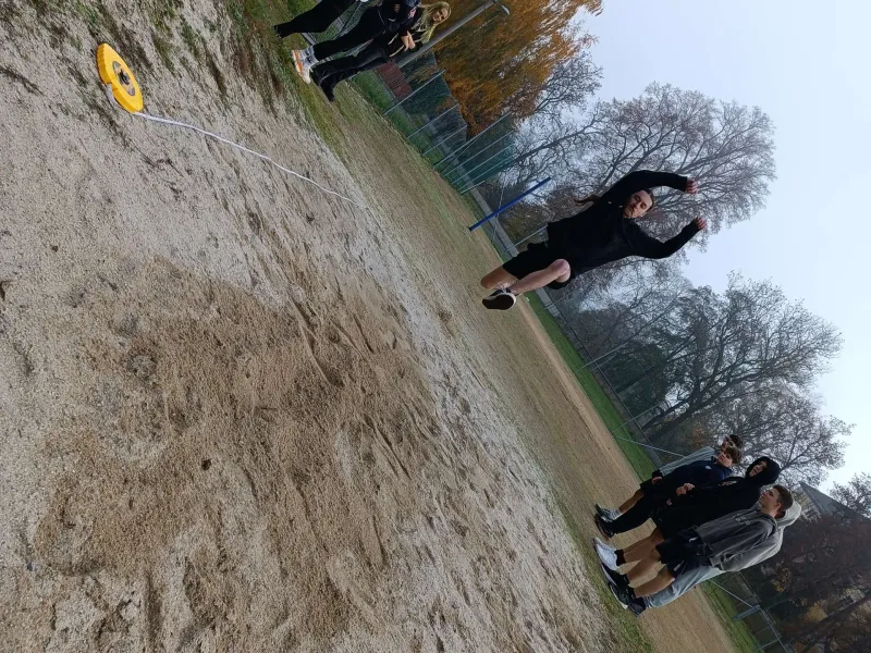 Skákání do písku