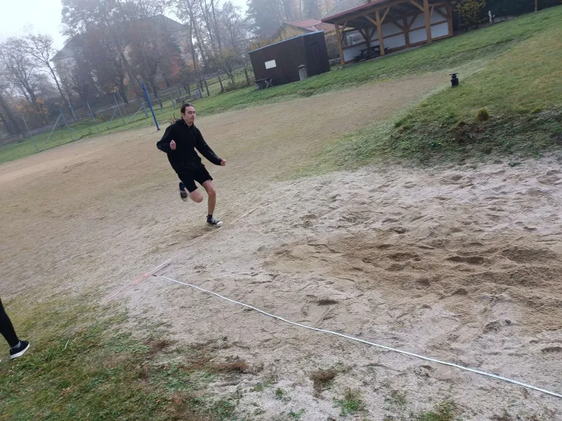 Skákání do písku