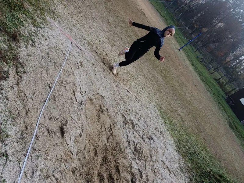 Skákání do písku